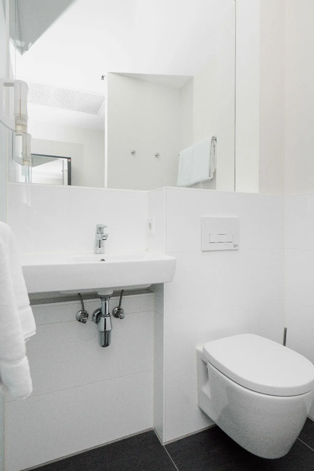 DOUBLE SUPERIOR Room, easyHotel Amsterdam Zaandam, Amsterdam