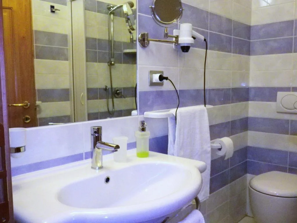 Room, Elisart, Alghero