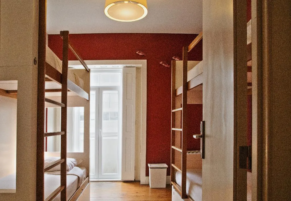 Bed in dormitory WITH SHARED BATHROOM Room, Porto Spot Hostel, Porto