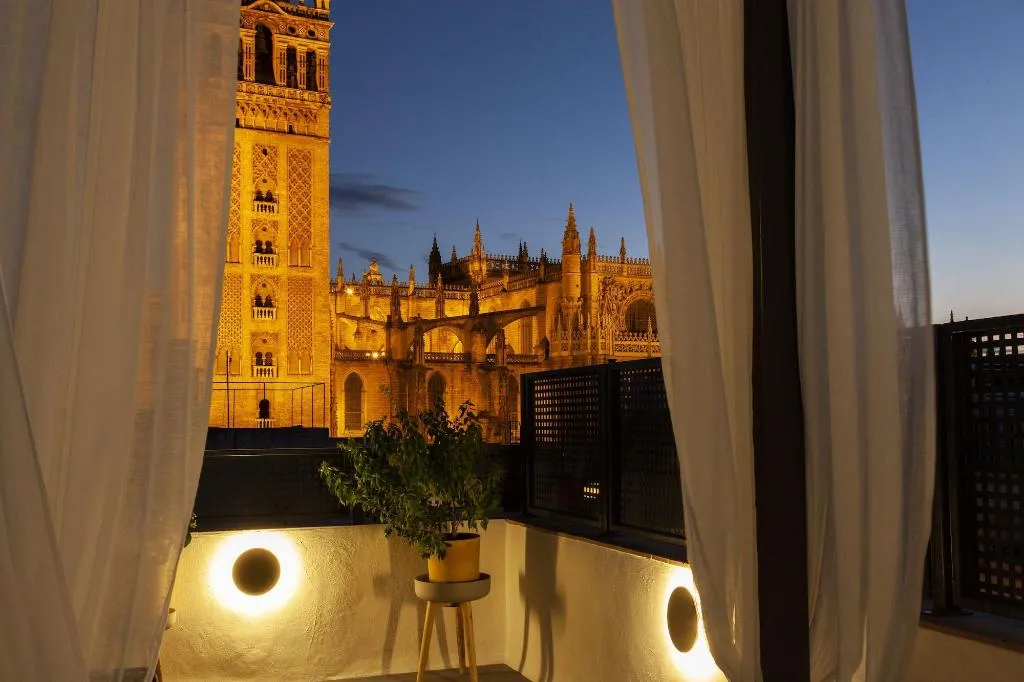 Room, Welldone Cathedral, Seville