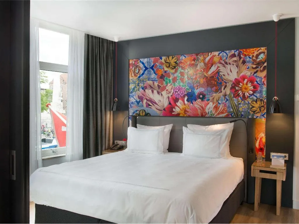 SUITE DELUXE KING BED Room, Swissotel Amsterdam, Amsterdam