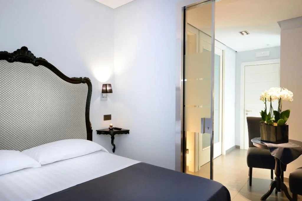 Room, Barbarella Suite, Naples