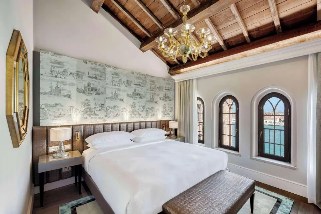 Room, Hilton Molino Stucky Venice, Venice