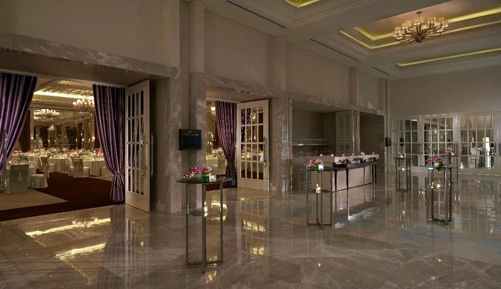 Restaurant, Waldorf Astoria Dubai Palm Jumeirah, Dubai