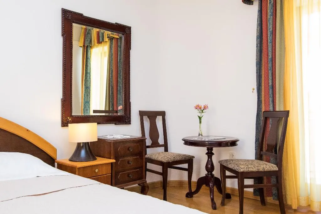 DOUBLE WITH BALCONY Room, Guest House J&J, Dubrovnik