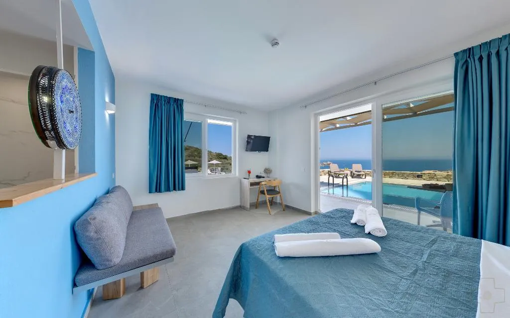 SUITE DELUXE WITH PRIVATE POOL Room, Spiros-Soula Family Hotel & Thematic Suites, Crete