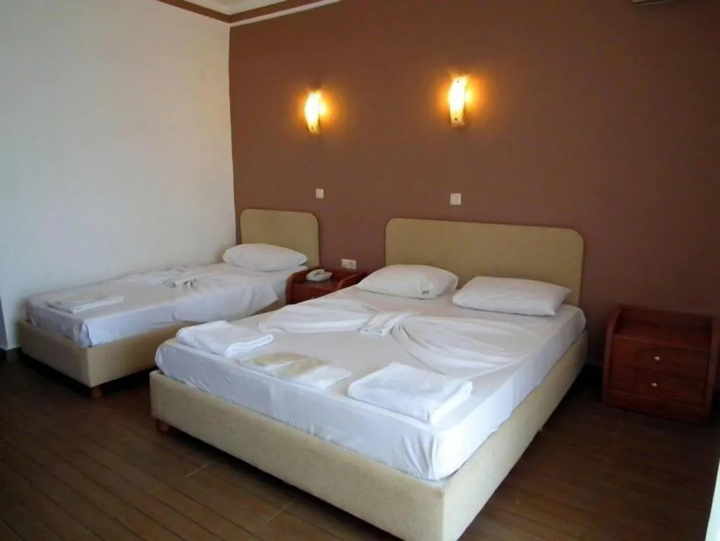Room TWO BEDS Room, Lambada Otel Altinoluk, Izmir