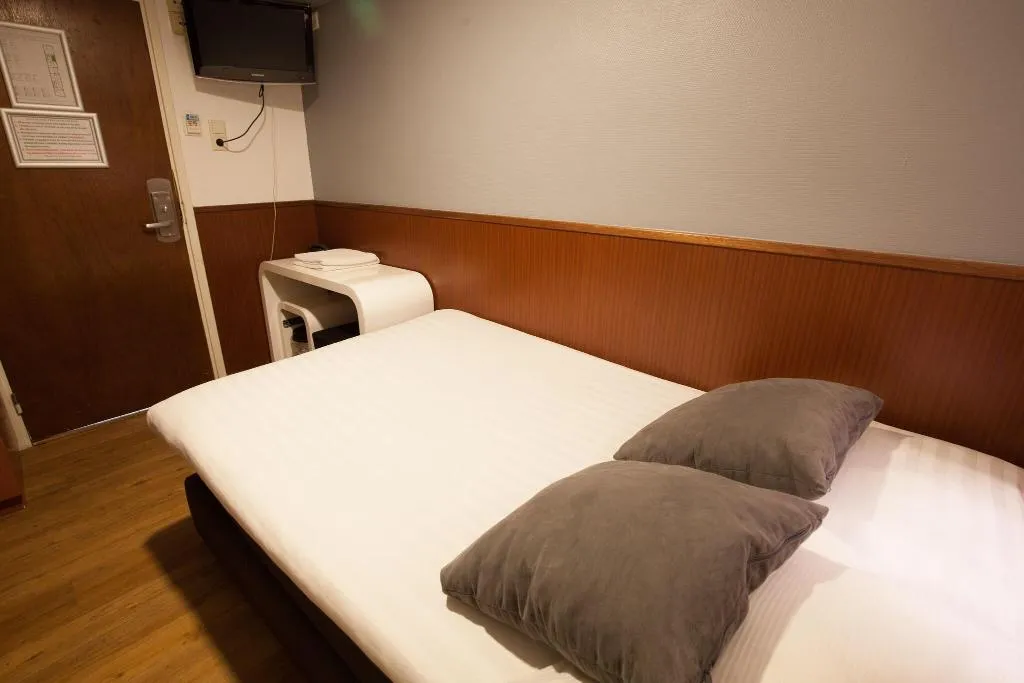 DOUBLE STANDARD Room, Travel, Amsterdam