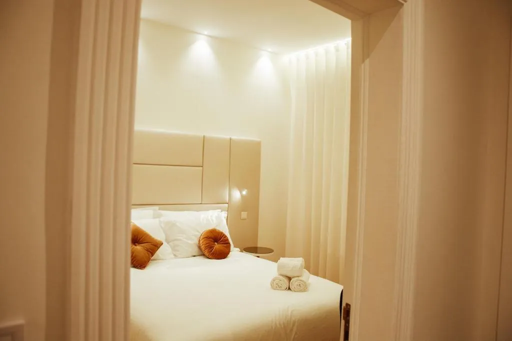Room, Le Premier Lisbon Suites, Lisbon