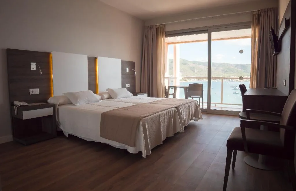 FAMILY ROOM STANDARD Room, Seramar Comodoro Playa, Majorca