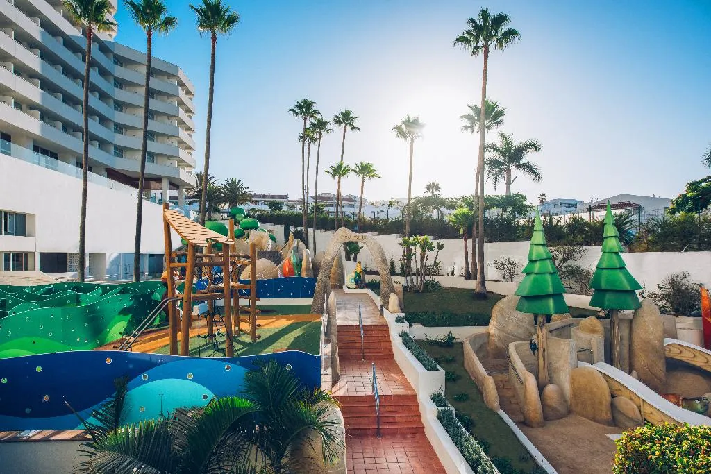Sports and Entertainment, Iberostar Waves Bouganville Playa, Tenerife