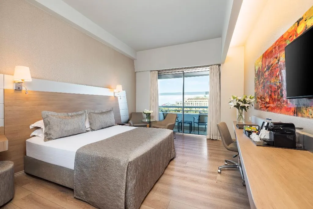 DOUBLE SINGLE USE DELUXE SEA VIEW Room, Concorde De Luxe Resort, Antalya