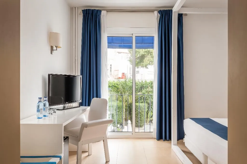 Double or Twin GARDEN VIEW Room, Medium Sitges Park, Costa Brava