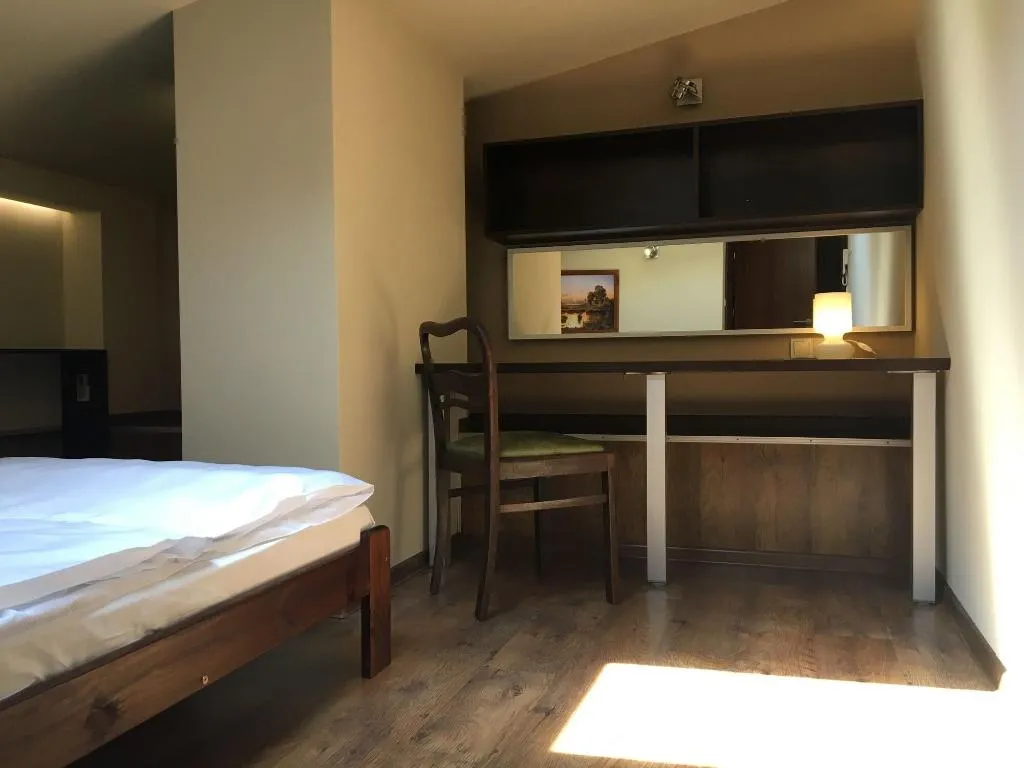 Room, Dom Turysty - Pokoje Goscinne, Krakow