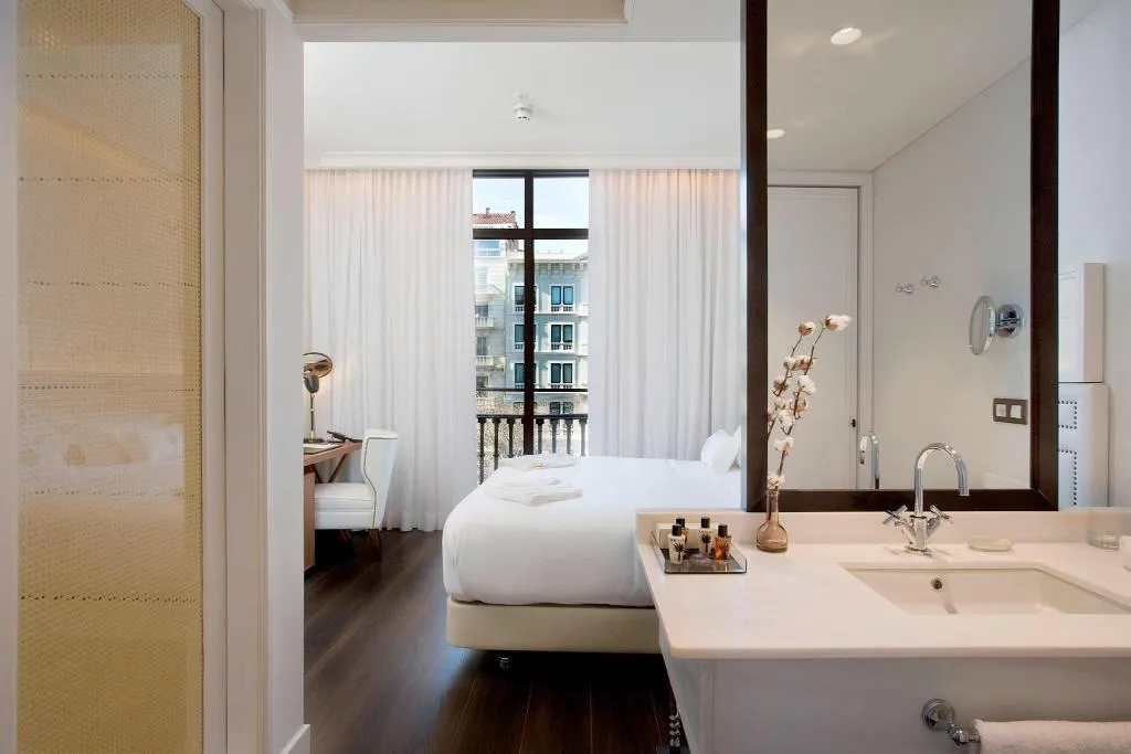 Room, Cotton House, Autograph Collection, Barcelona