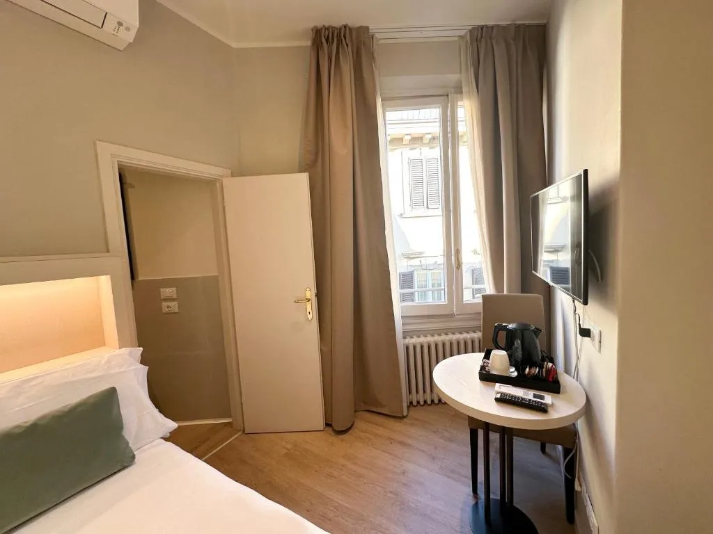 General view, Hotel Giappone, Florence
