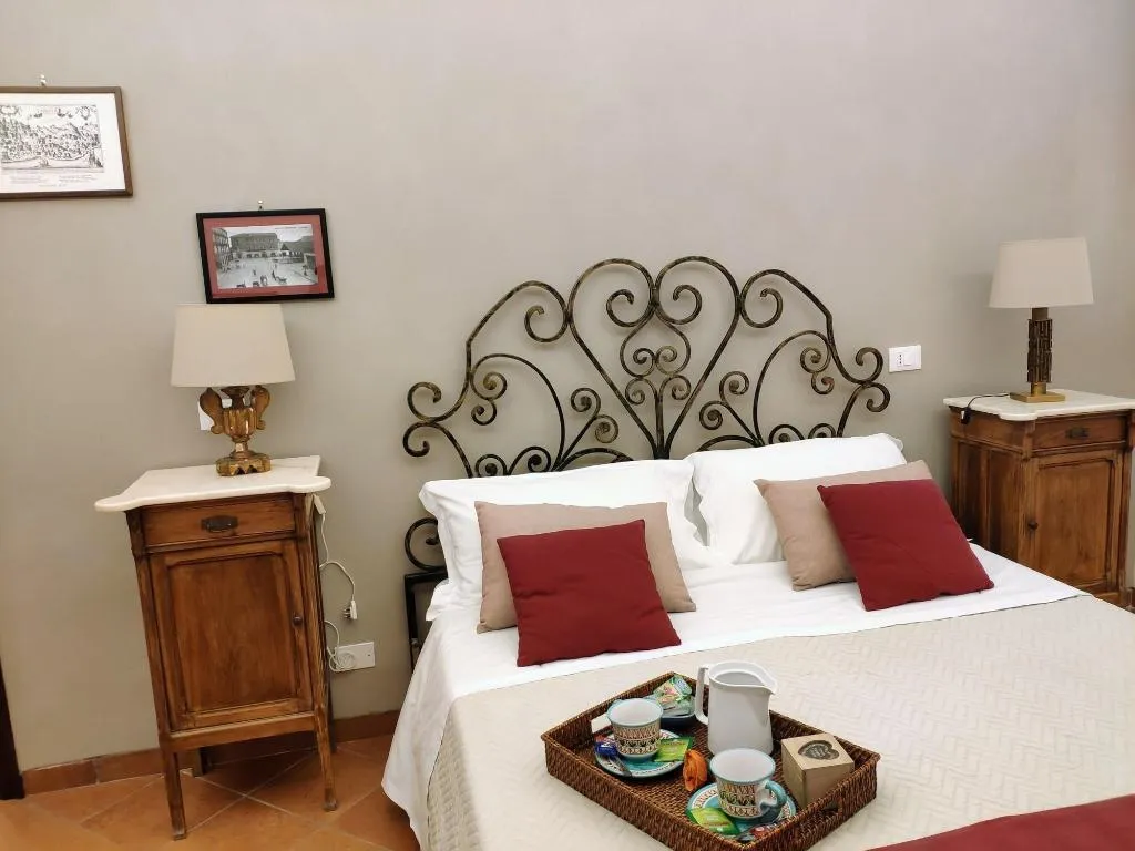 Room, Sweet Home Sorrento, Naples