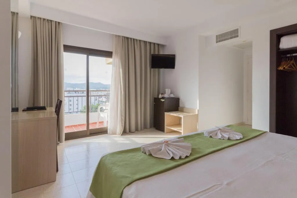 Room, Orosol, Ibiza