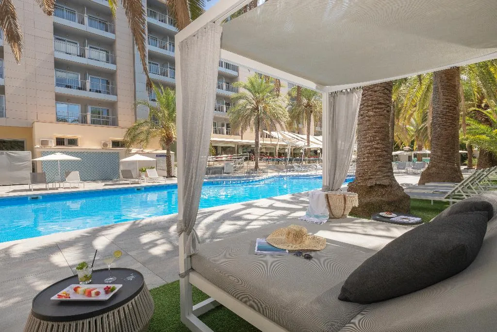 Pool, Cosmopolitan, Majorca