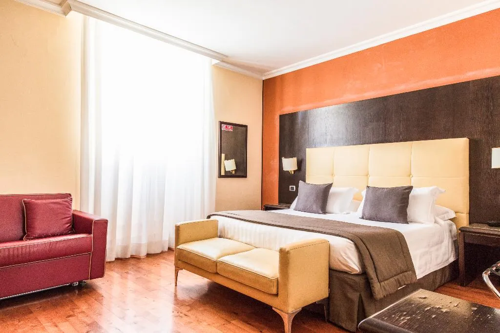 QUADRUPLE WITH VIEWS Room, Giolli Nazionale, Rome