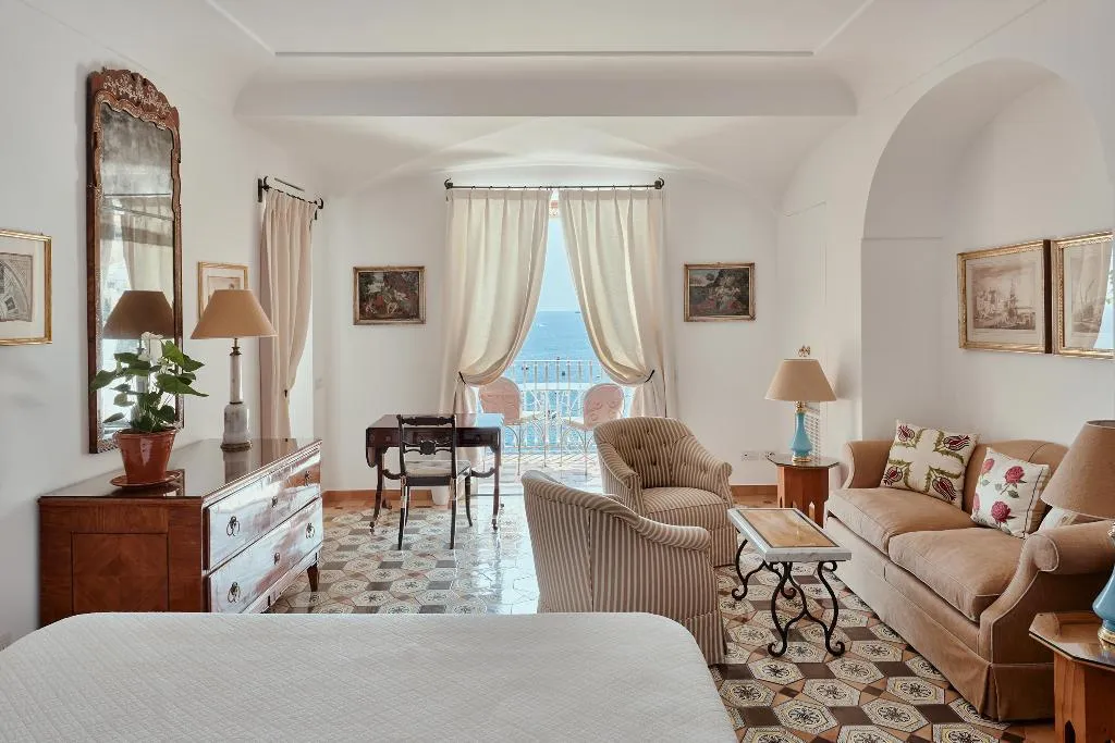 DOUBLE EXECUTIVE SEA VIEW Room, Le Sirenuse, Naples