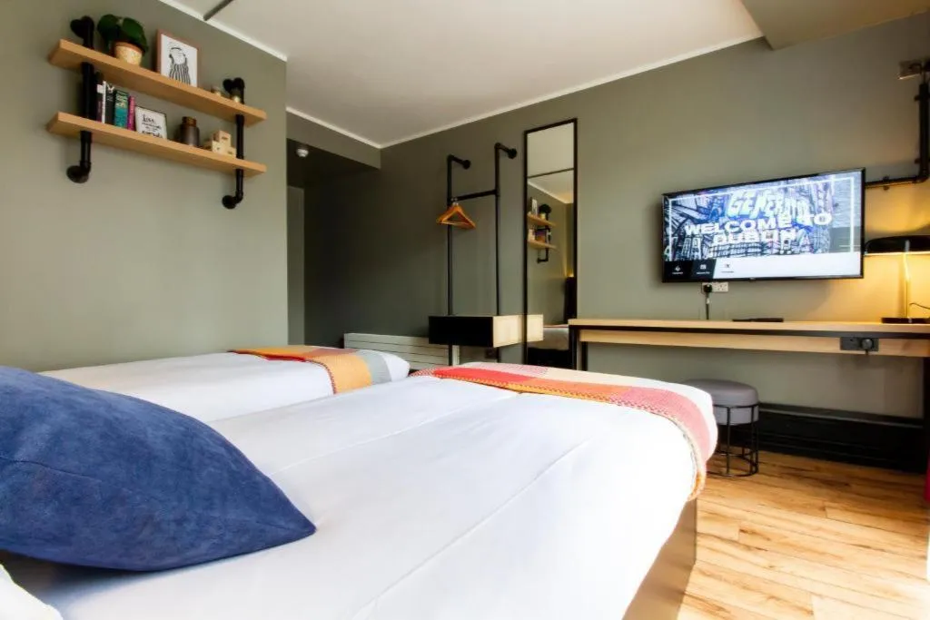DOUBLE DELUXE KING BED Room, Generator Dublin, Dublin