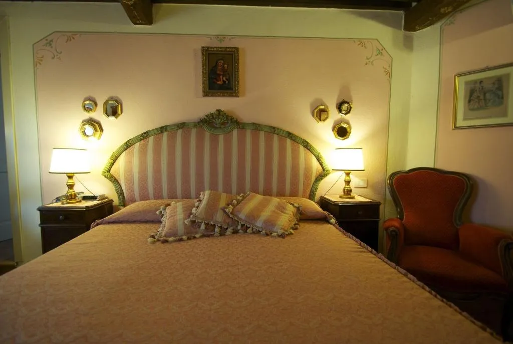 Room, Albergo Torre Sangiovanni, Perugia