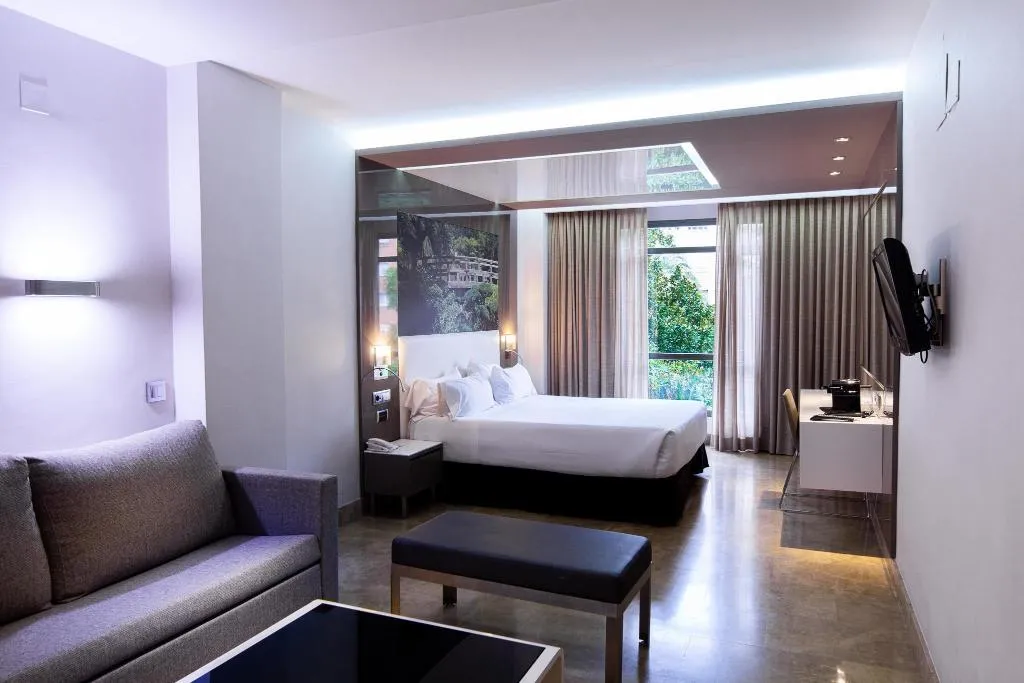 Room, VP Madroño, Madrid
