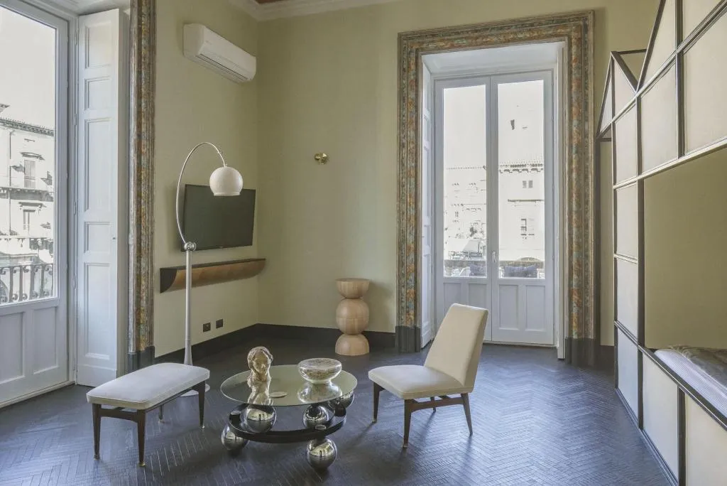 Room, Asmundo Di Gisira, Catania