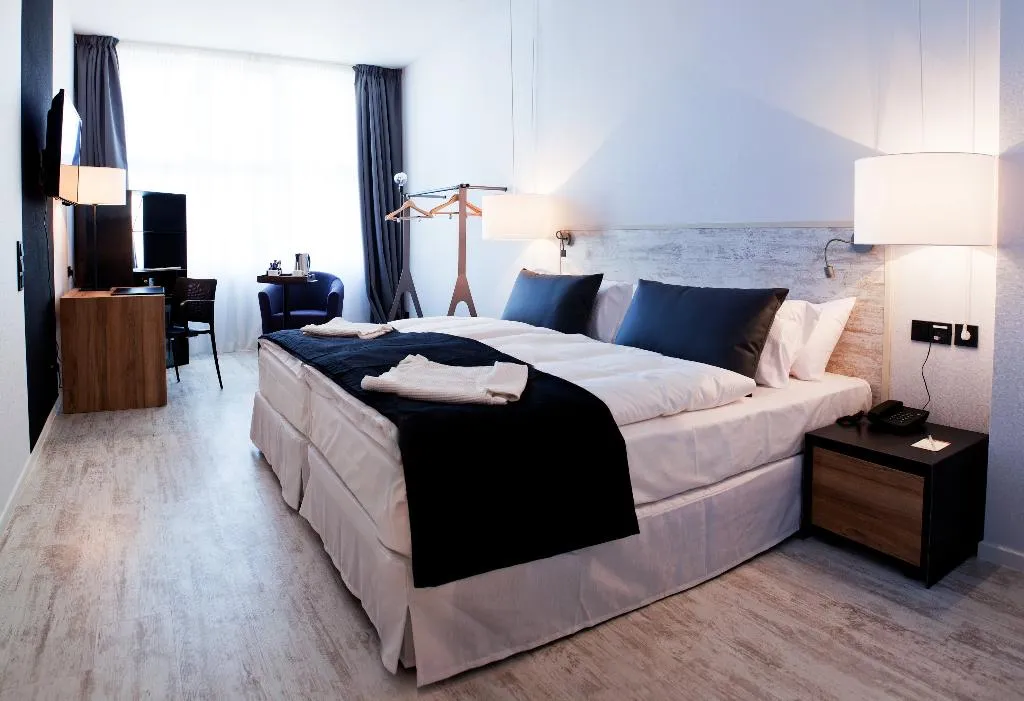 Room, Catalonia Berlin Mitte, Berlin