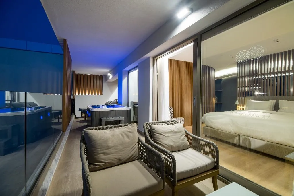 SUITE WITH JACUZZI Room, AKASHA Beach Hotel and Spa, Crete