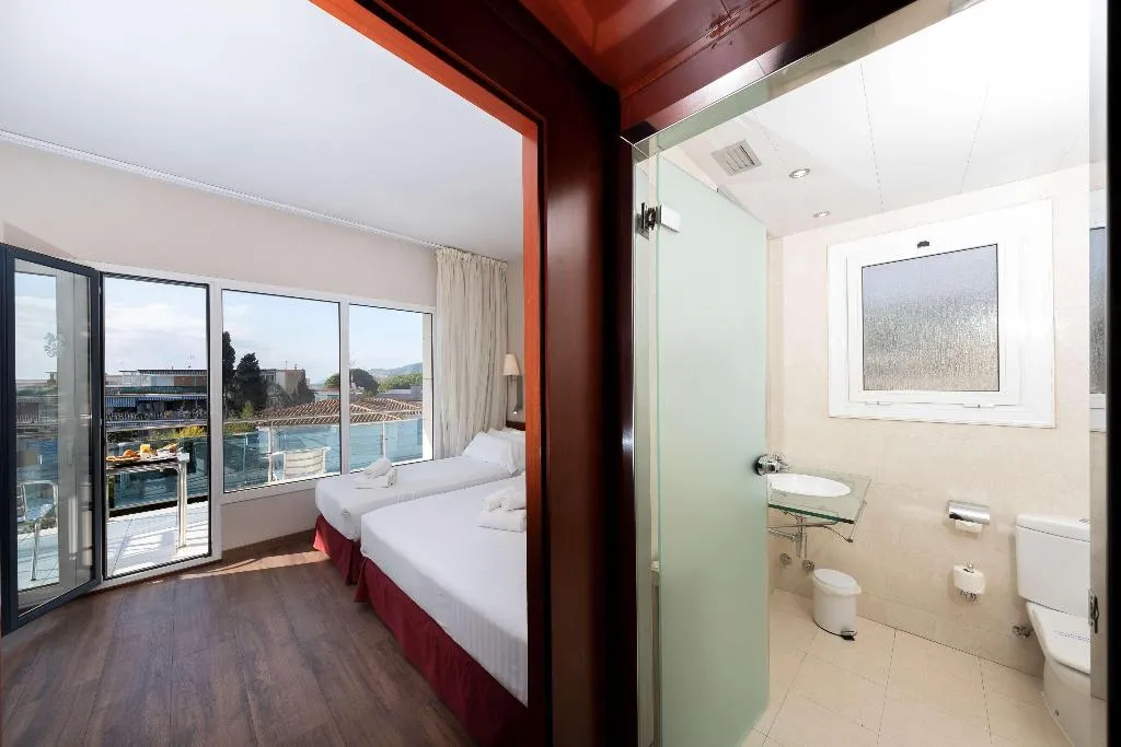 FAMILY ROOM CONNECTING ROOM Room, Best Western Hotel Mediterraneo, Barcelona