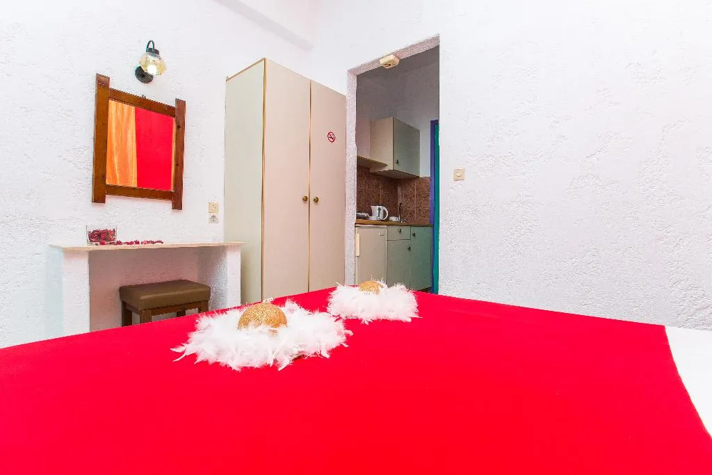 STUDIO CAPACITY 2 Room, Litsa Studios, Crete