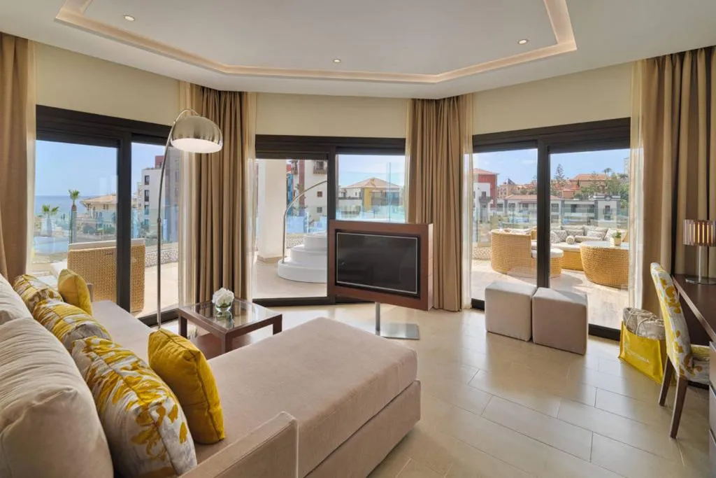 Room, GF Victoria, Tenerife