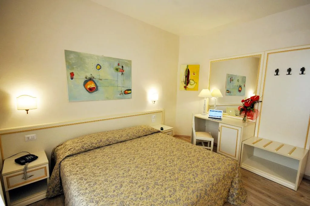 DOUBLE STANDARD Room, Hotel Azzi, Florence