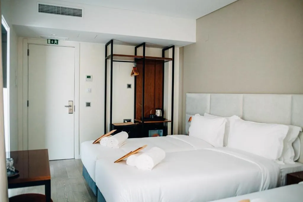 TRIPLE STANDARD Room, Next Level Premium Hotels, Lisbon