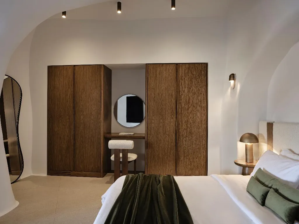 SUITE DELUXE WITH JACUZZI Room, Andronis Luxury Suites, Santorini