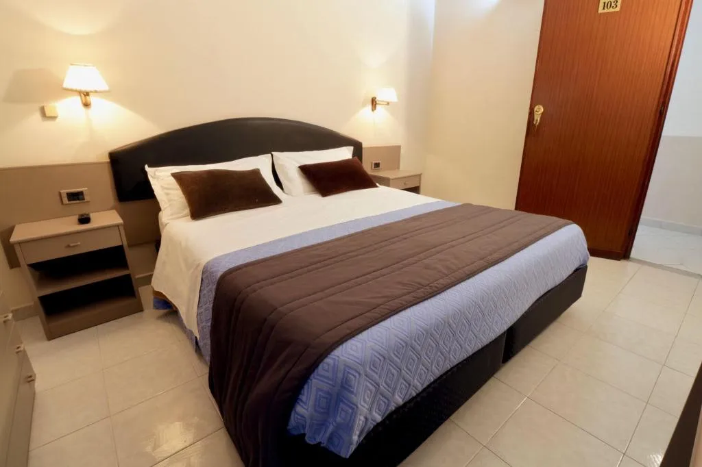 Room, Hotel Fiorentina, Naples