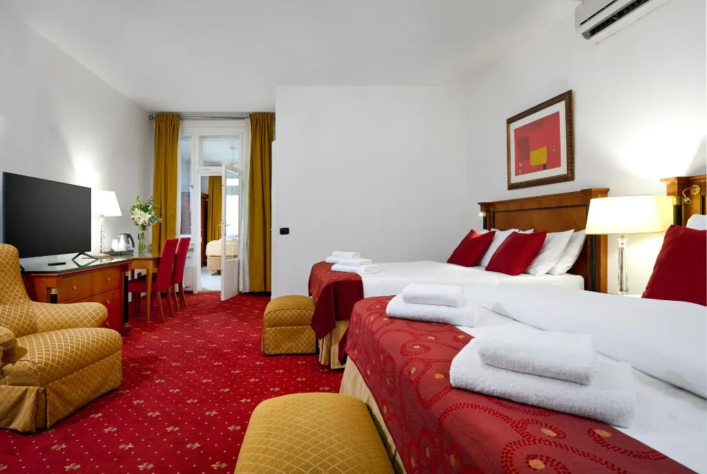 FAMILY ROOM ONE BEDROOM ONE BATHROOM Room, Residence Leon D'Oro, Prague