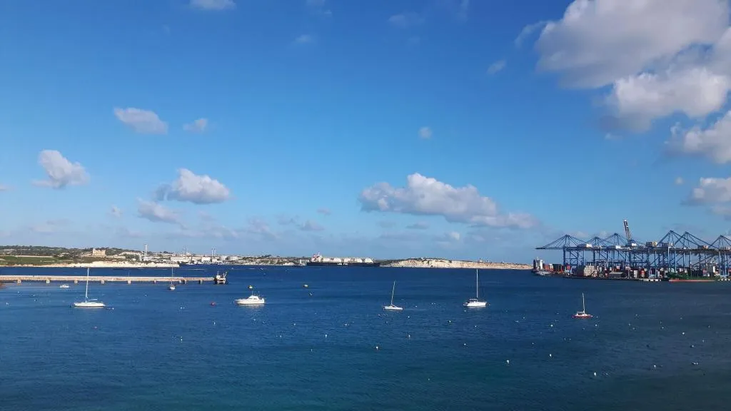 Room, Water's Edge, Malta