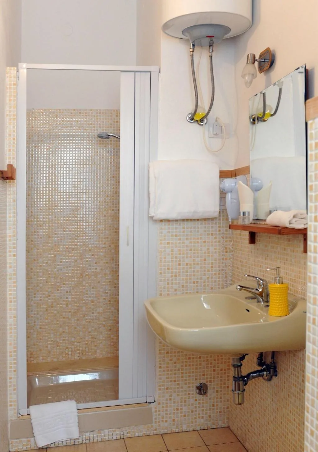Room, Matlis, Alghero