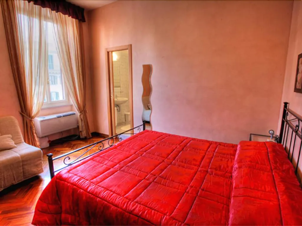 Room, B&B Desiderio di Roma, Naples