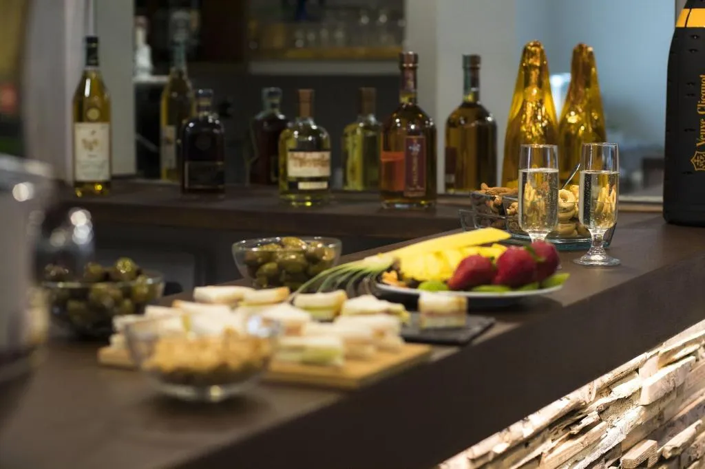 Bar, Soleluna, Naples