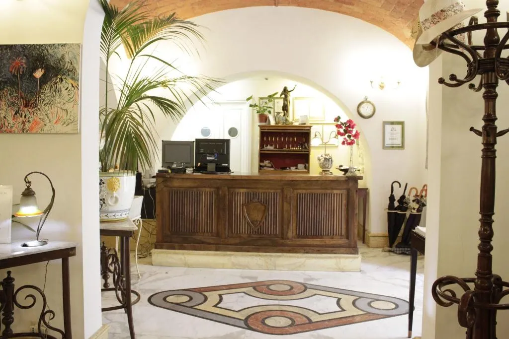 Lobby, Emona Aquaeductus, Naples