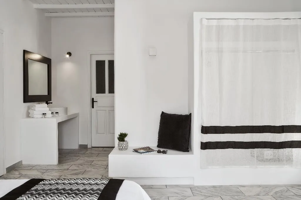 JUNIOR SUITE MOUNTAIN VIEW Room, Mr & Mrs White Mykonos, Mykonos