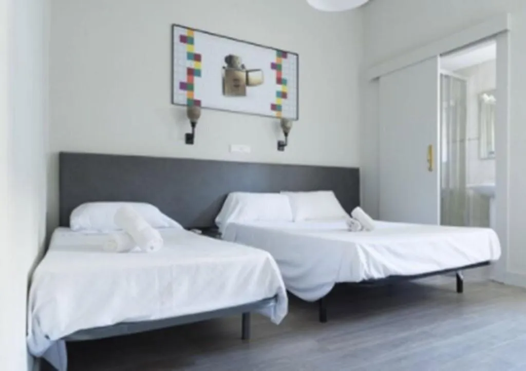 Room, Nwt Central Station Valencia, Valencia