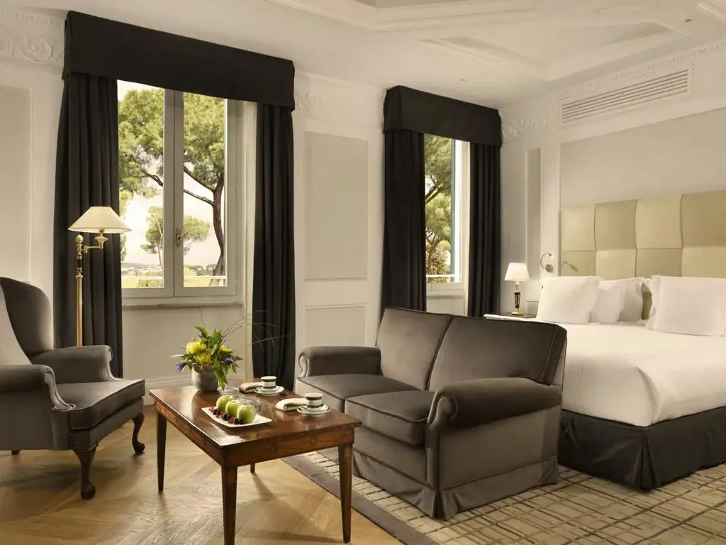 JUNIOR SUITE DELUXE Room, Splendide Royal Rome, Rome