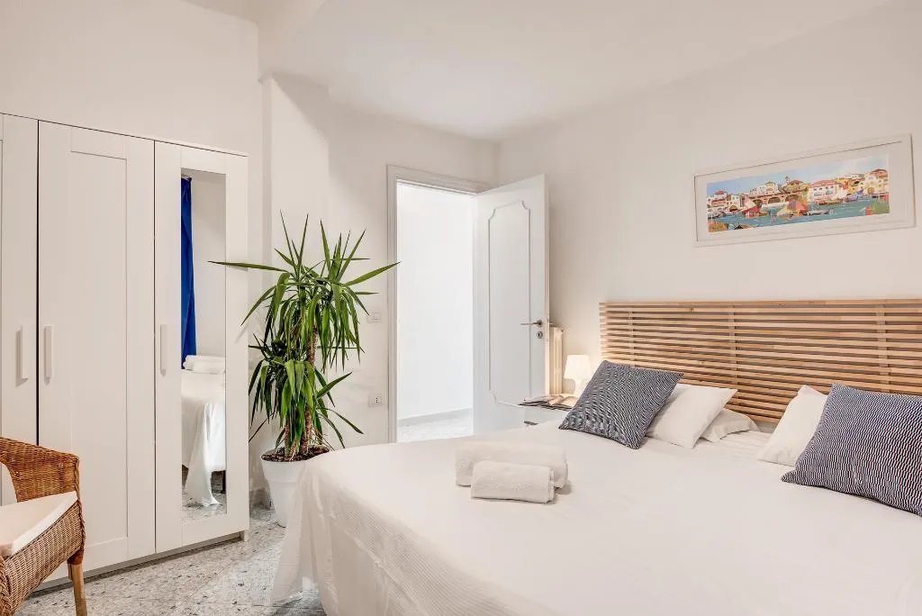 APARTMENT CLASSIC TWO BEDROOMS Room, Gocce Di Capri  Residence, Naples