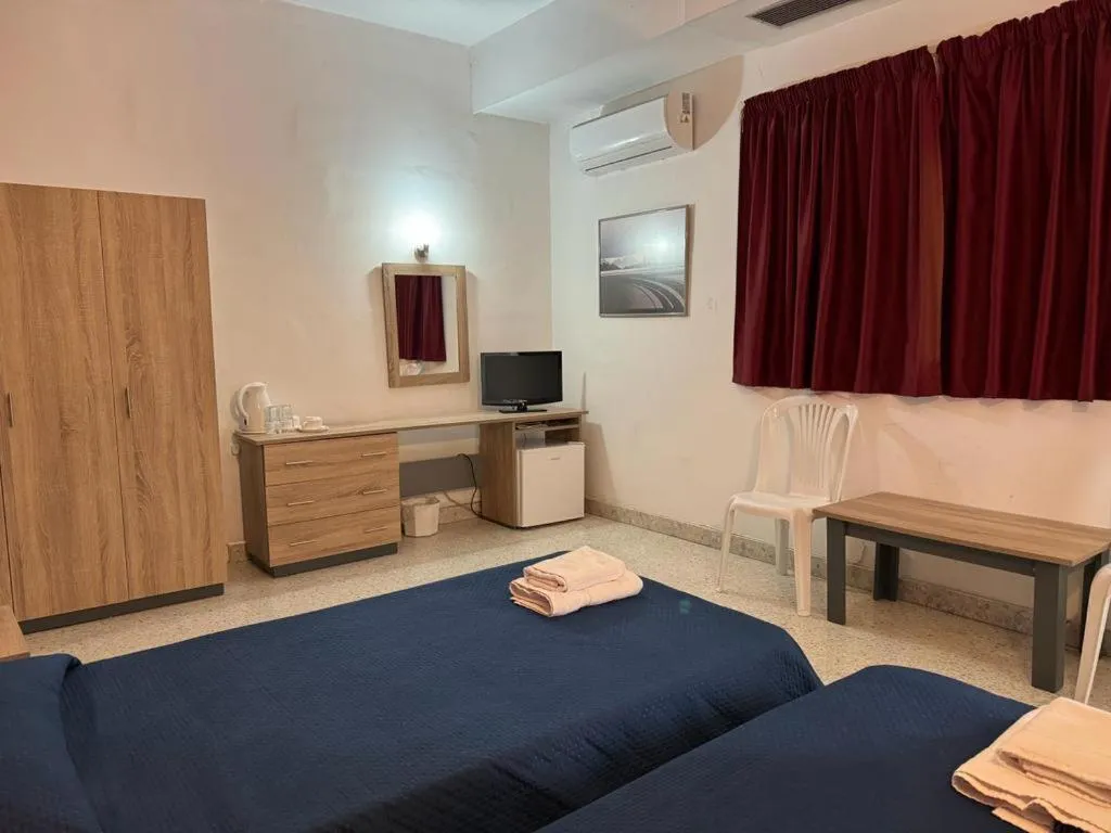 TRIPLE STANDARD Room, Roma Hotel, Malta
