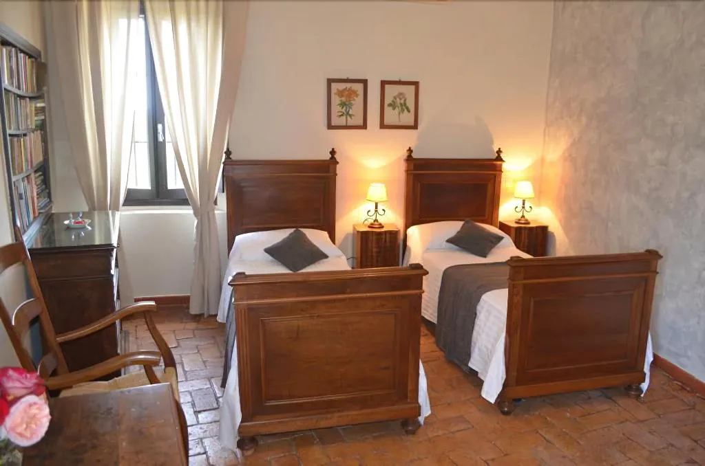 Room, Casale Colleoni, Rome